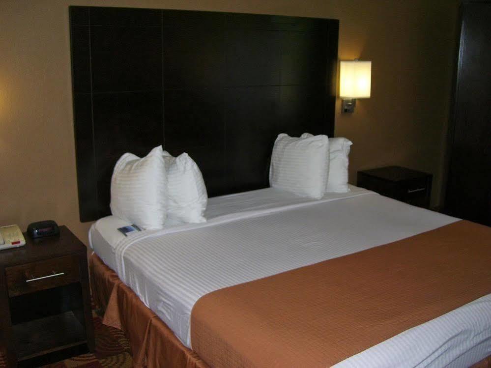 Americas Best Value Inn & Suites Bastrop Kültér fotó