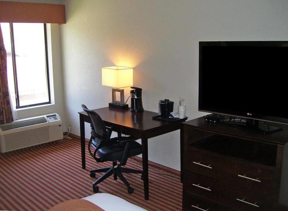 Americas Best Value Inn & Suites Bastrop Kültér fotó